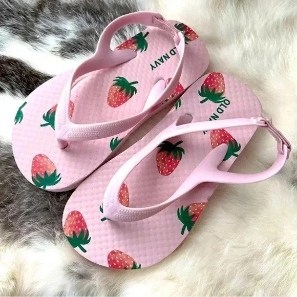Old Navy flip flop  sandals strawberry - Picture 2 of 4